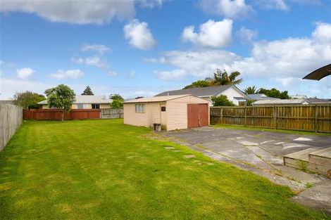 Photo of property in 32 Strid Road, Te Atatu South, Auckland, 0610
