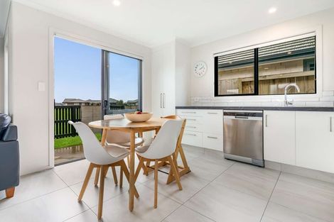 Photo of property in 77 Union Drive, Papamoa, 3118