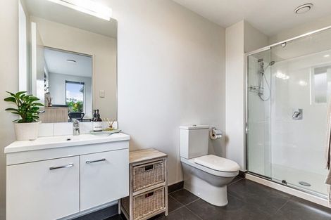 Photo of property in 44c Gilbransen Road, Kumeu, 0810