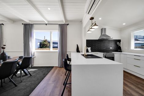 Photo of property in 56 Vogel Street, Hawera, 4610