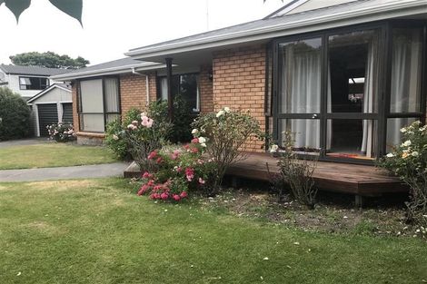 Photo of property in 2/2 Geraldo Place, Russley, Christchurch, 8042