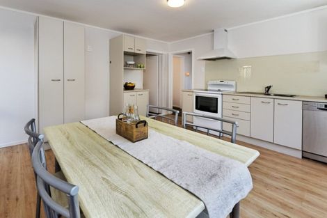 Photo of property in 93 Hobsonville Road, West Harbour, Auckland, 0618