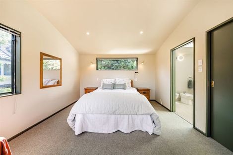 Photo of property in 36a Molyneux Close, Whitby, Porirua, 5024