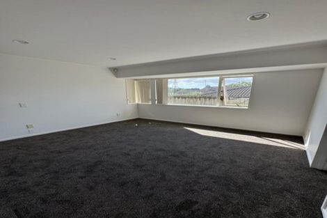 Photo of property in 124 Charles Prevost Drive, The Gardens, Auckland, 2105