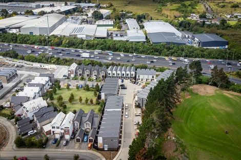 Photo of property in 2 Mikoikoi Crescent, Mangere Bridge, Auckland, 2022