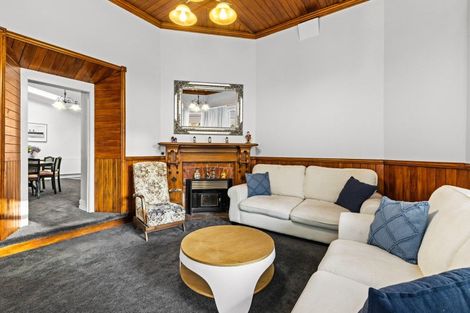 Photo of property in 32 Milton Road, Bluff Hill, Napier, 4110