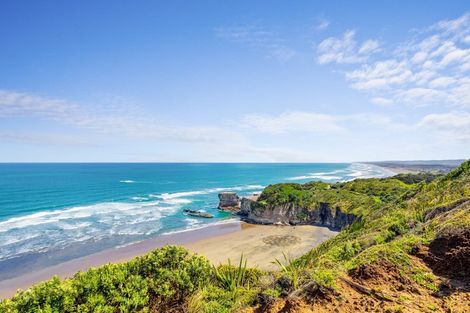 Photo of property in 41 Waitea Road, Muriwai, 0881