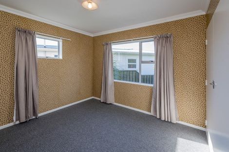 Photo of property in 9 Featherston Street, Levin, 5510