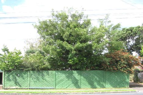 Photo of property in 98 Titirangi Road, New Lynn, Auckland, 0600