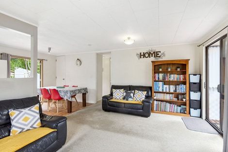Photo of property in 25 Hookway Grove, Paraparaumu, 5032