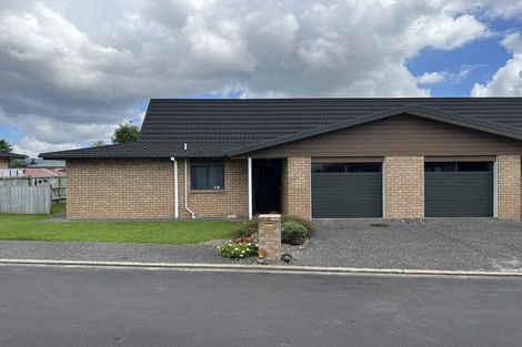 Photo of property in 12/56 Larnoch Road, Henderson, Auckland, 0610