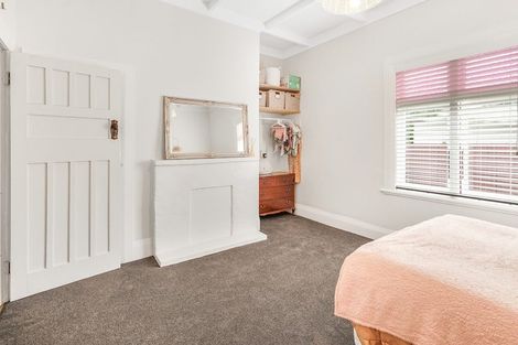 Photo of property in 16 Coates Street, Hamilton East, Hamilton, 3216