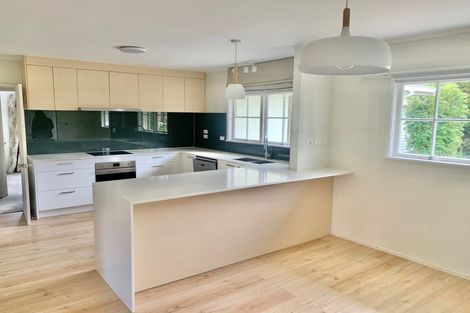 Photo of property in 1/42 Holland Road, Hillcrest, Auckland, 0627