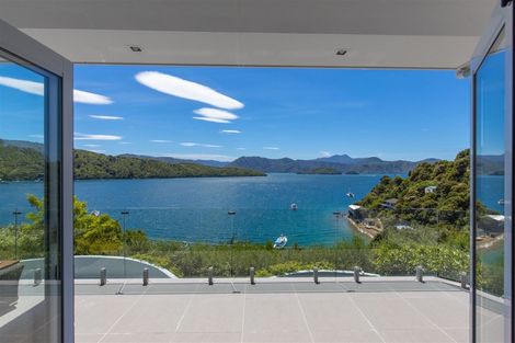 Photo of property in 2 Marina View, Waikawa, Picton, 7281