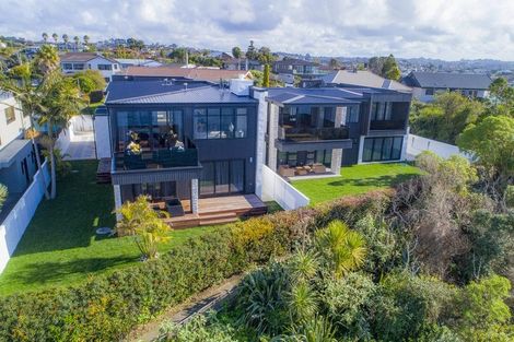Photo of property in 123b Churchill Road, Rothesay Bay, Auckland, 0630
