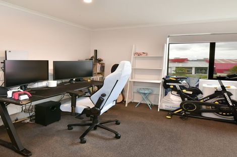 Photo of property in 7/89 Hobsonville Point Road, Hobsonville, Auckland, 0616
