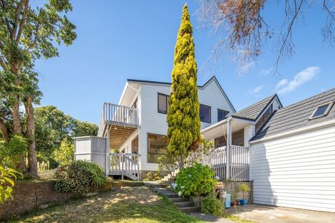 Photo of property in 84 Churton Drive, Churton Park, Wellington, 6037