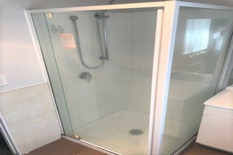 Photo of property in 10 Hinau Street, New Lynn, Auckland, 0600