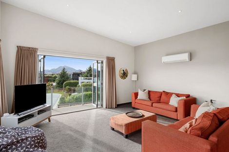 Photo of property in 12 Bovett Place, Wanaka, 9305