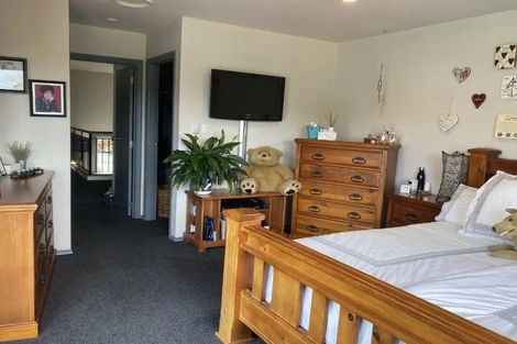 Photo of property in 14 Bush View Lane, Northcote Point, Auckland, 0627