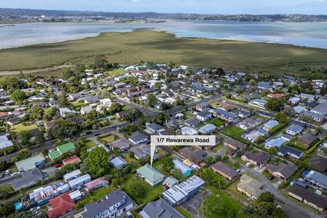 Photo of property in 1/7 Rewarewa Road, Te Atatu Peninsula, Auckland, 0610