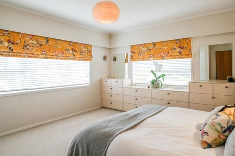 Photo of property in 28 James Evans Drive, Northcote, Auckland, 0627