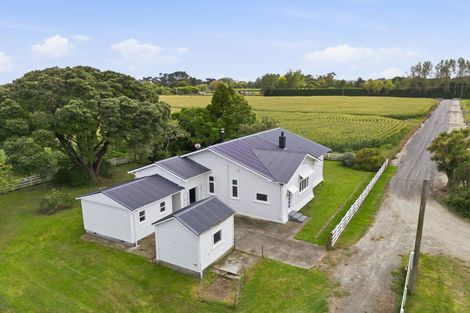 Photo of property in 225 Kuku Beach Road, Kuku, Levin, 5570