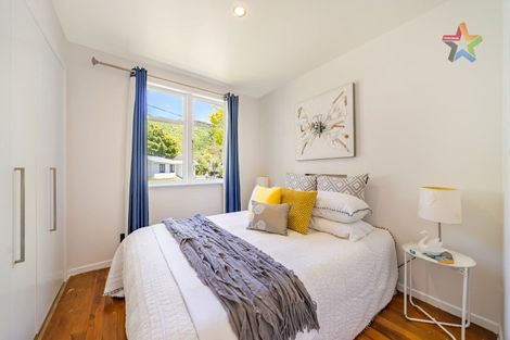 Photo of property in 18 Holmes Grove, Naenae, Lower Hutt, 5011