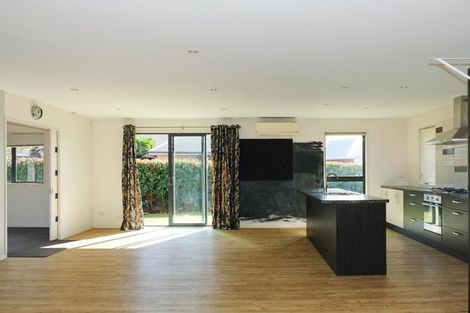 Photo of property in 43 Somerville Crescent, Aidanfield, Christchurch, 8025
