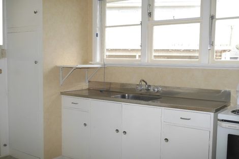 Photo of property in 6 Eruini Street, Waikanae Beach, Waikanae, 5036