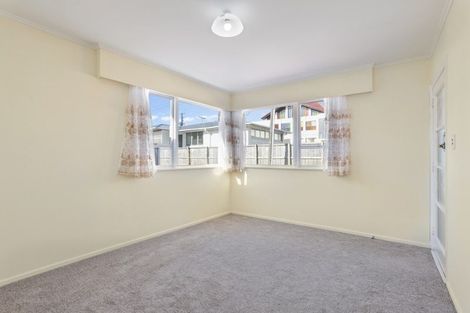 Photo of property in 8 Westward Ho, Glen Eden, Auckland, 0602