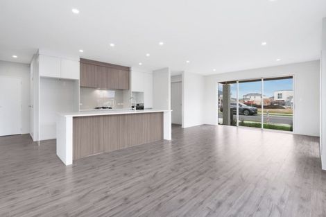 Photo of property in 8 Wairepo Street, Takanini, 2112