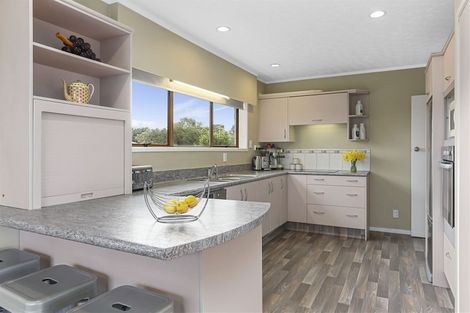 Photo of property in 25 Cyclarama Crescent, Massey, Auckland, 0614