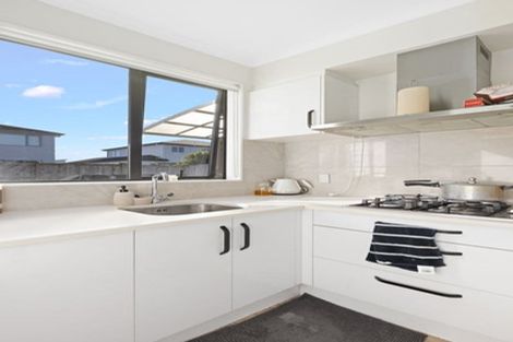 Photo of property in 3 Tawa Place, Orewa, 0931