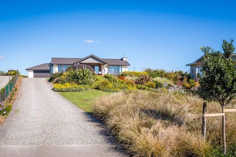 Photo of property in 28 Ferndale Drive, Waikanae, 5036