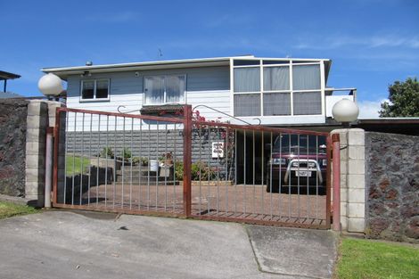 Photo of property in 10 Beaufort Place, Papatoetoe, Auckland, 2025