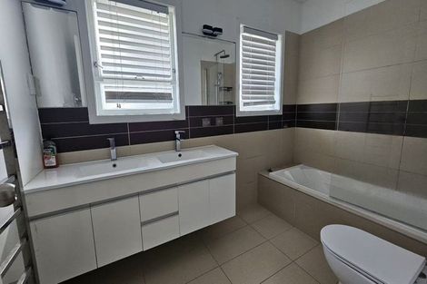 Photo of property in 38 Arran Road, Browns Bay, Auckland, 0630