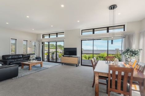 Photo of property in 18 Hill Tops Way, Stoke, Nelson, 7011