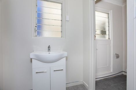 Photo of property in 14 High Street, Marton, 4710