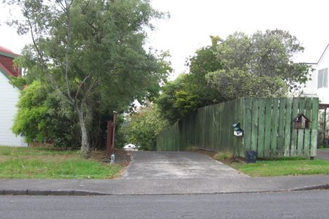 Photo of property in 16 Widmore Drive, Massey, Auckland, 0614