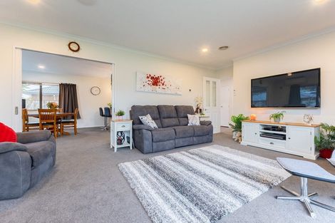 Photo of property in 130 Weggery Drive, Waikanae Beach, Waikanae, 5036