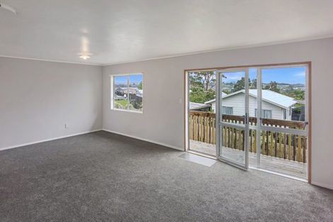 Photo of property in 5 Flaunty Place, West Harbour, Auckland, 0618
