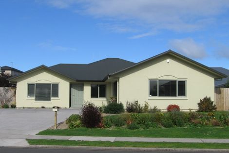 Photo of property in 35 Saint James Drive, Huntington, Hamilton, 3210