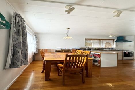 Photo of property in 14 Vina Place, Massey, Auckland, 0614