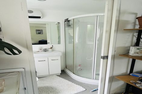 Photo of property in 63u2 Darlington Road, Miramar, Wellington, 6022