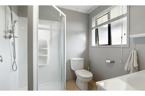 Photo of property in 8 Logan Place, Waiuku, 2123