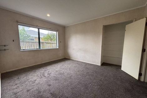 Photo of property in 2/15 Dunn Place, Farm Cove, Auckland, 2010