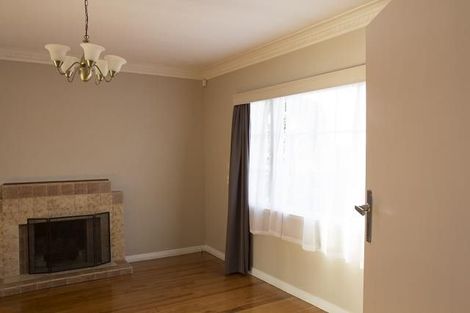 Photo of property in 32 Flanshaw Road, Te Atatu South, Auckland, 0610