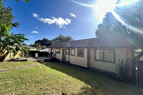 Photo of property in 14 Palmetto Place, Goodwood Heights, Auckland, 2105
