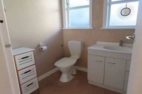 Photo of property in 60 Beazley Avenue, Paparangi, Wellington, 6037